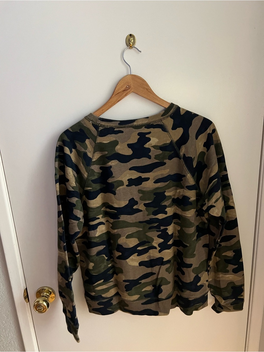 Women’s  Camouflage Crewneck Sweatshirt - Green Camo